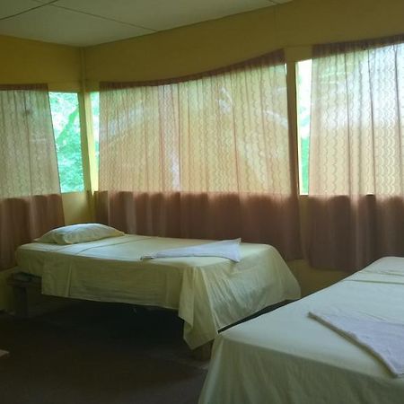 Amazon Queen Lodge Mazan Bilik gambar