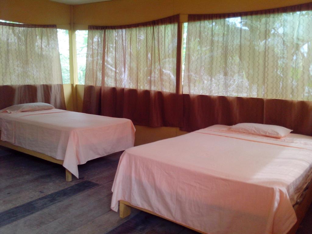 Amazon Queen Lodge Mazan Bilik gambar